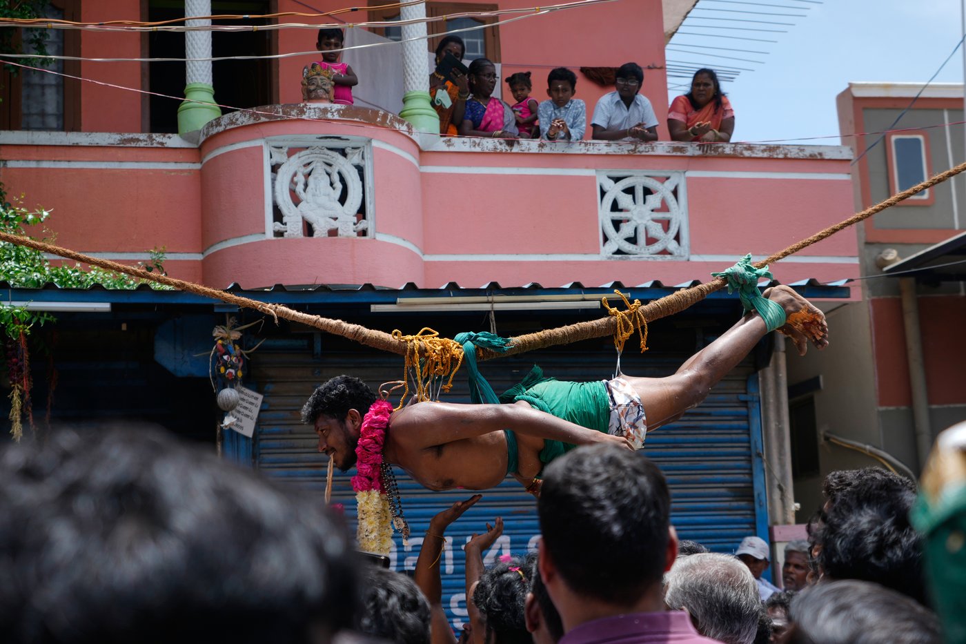 Hindu devotees honor goddesses in India and Britain, in photos | iNFOnews.ca