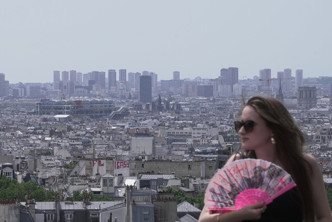 In France's historic heat wave, Paris’ dreamy rooftops become a heat-trapping nightmare | iNFOnews.ca In France's historic heat wave, Paris’ dreamy rooftops become a heat-trapping nightmare | iNFOnews.ca
