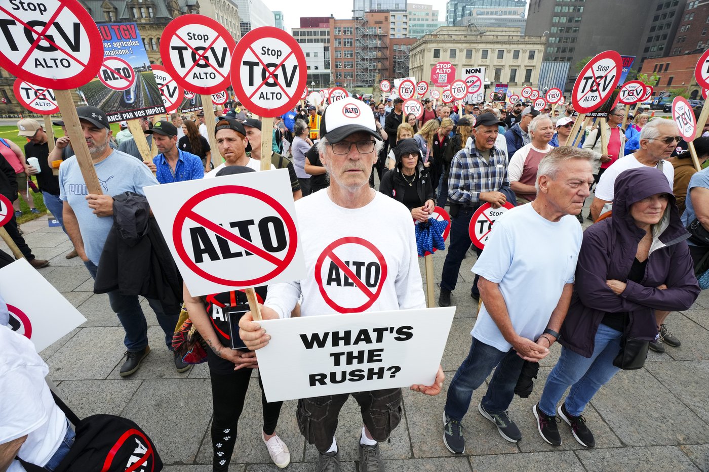 Government targets Kingston for high-speed rail stop as skeptics raise concerns | iNFOnews.ca