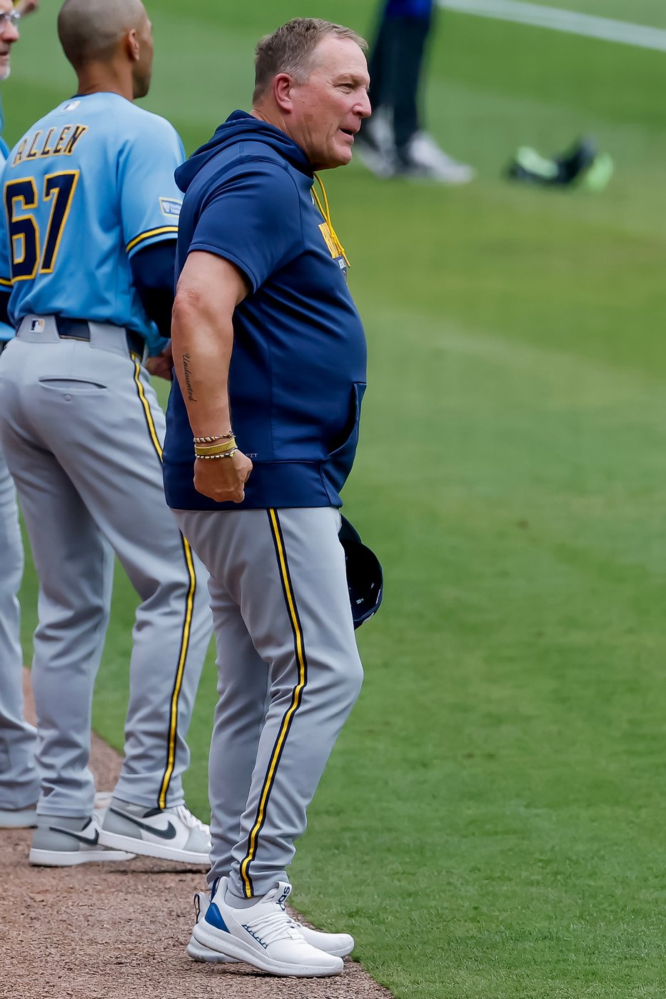 Brewers manager Pat Murphy plans surgeries on his back on Thursday and hip during the All-Star break | iNFOnews.ca Brewers manager Pat Murphy plans surgeries on his back on Thursday and hip during the All-Star break | iNFOnews.ca