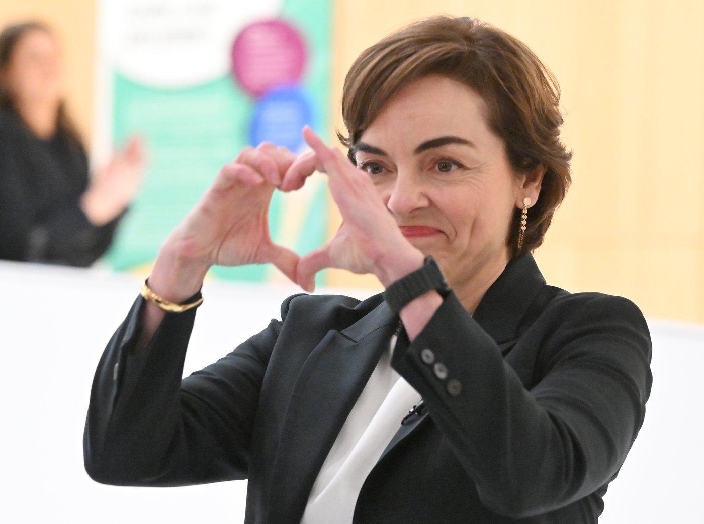 In the news today: Extortion schemes, Alberta referendum, Lapu Lapu anniversary | iNFOnews.ca