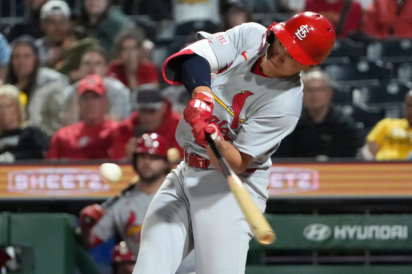 Cards get consecutive HRs, 2-run double in 9th and top Pirates 4-2 after being no-hit into 7th | iNFOnews.ca