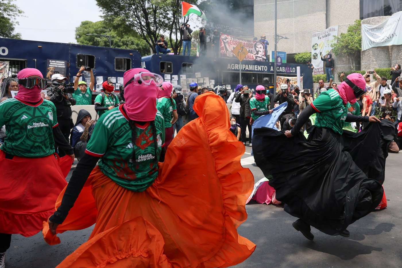 Photos from the spectacular World Cup opening ceremony in Mexico City | iNFOnews.ca