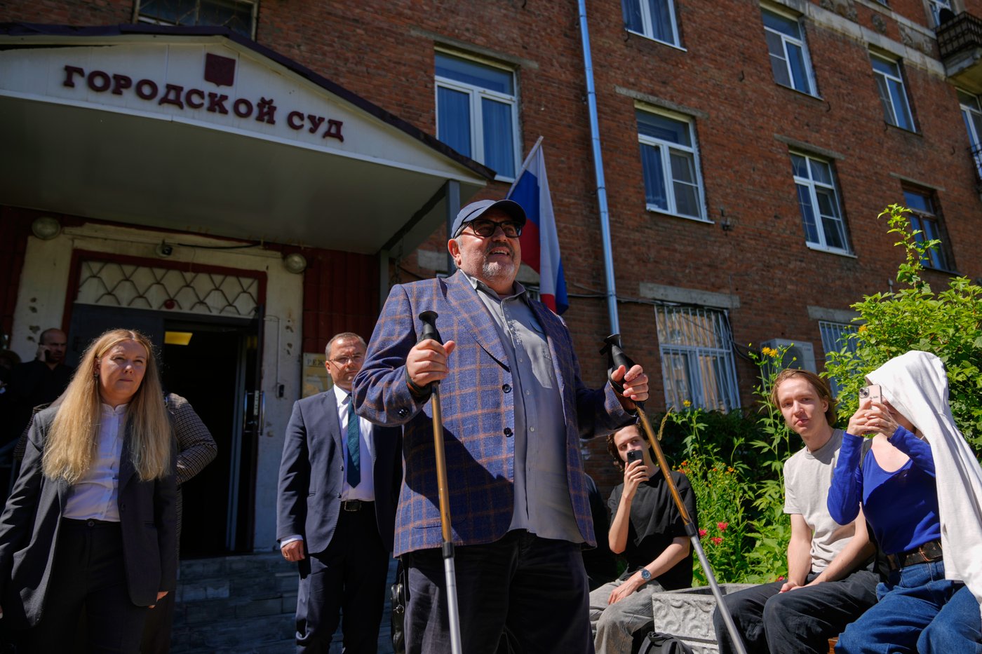 A Putin critic leaves Russia after he is barred him from running for parliament | iNFOnews.ca A Putin critic leaves Russia after he is barred him from running for parliament | iNFOnews.ca