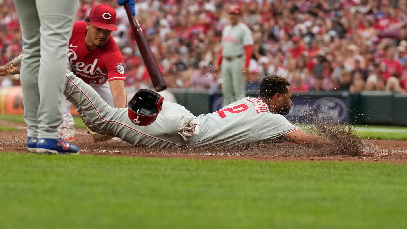 Stewart homers twice, Reds go deep 5 times in 11-5 victory over Phillies | iNFOnews.ca Stewart homers twice, Reds go deep 5 times in 11-5 victory over Phillies | iNFOnews.ca