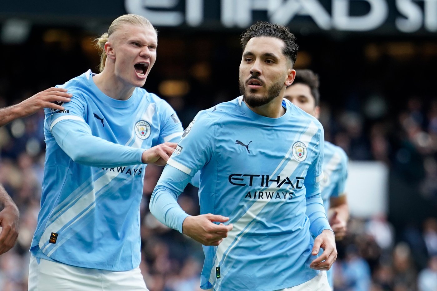 New favorite? Man City beats Arsenal 2-1 for huge swing in Premier League title race | iNFOnews.ca