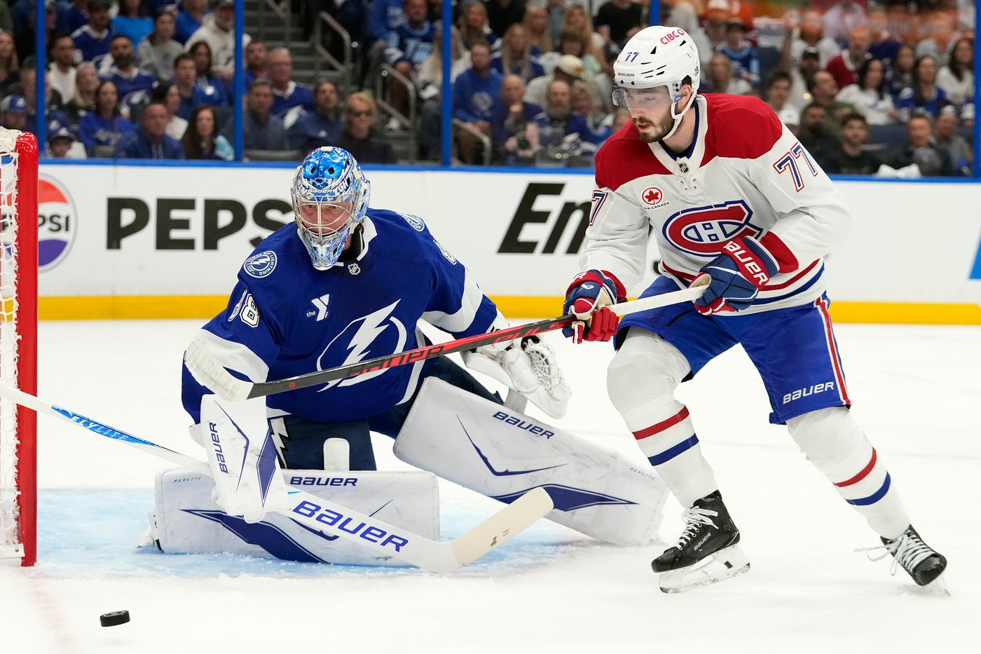 Texier breaks 3rd-period tie, Canadiens beat Lightning 3-2 in Game 5 to take series lead | iNFOnews.ca