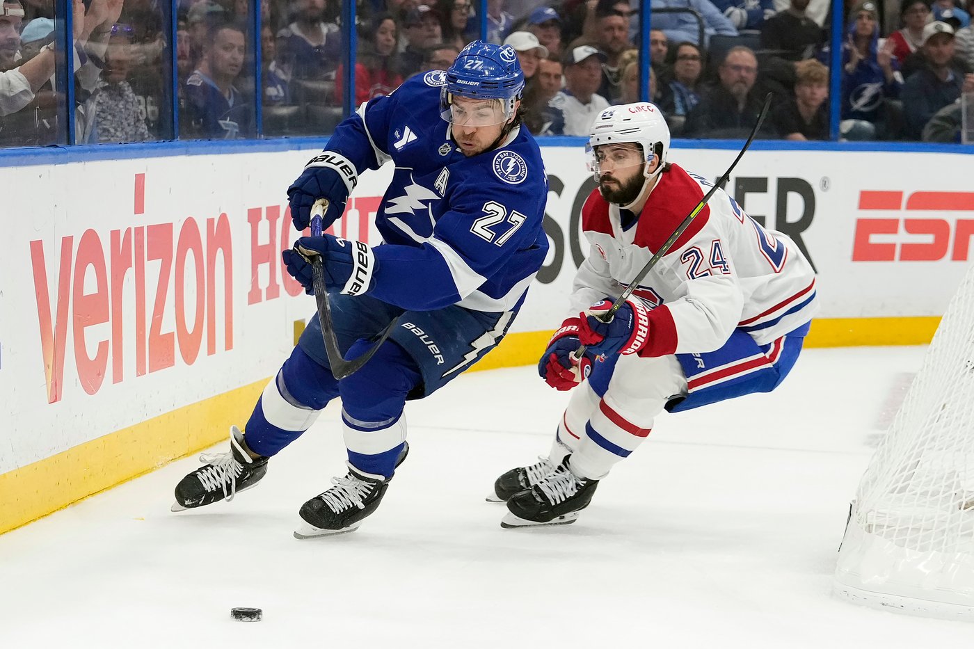 Texier breaks 3rd-period tie, Canadiens beat Lightning 3-2 in Game 5 to take series lead | iNFOnews.ca