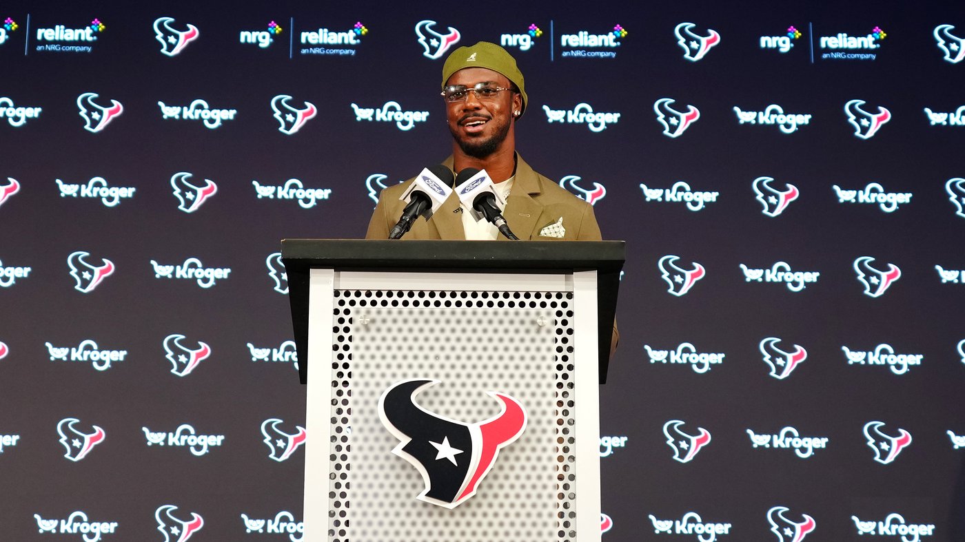 Texans sign Pro Bowl LB Azeez Al-Shaair to 3-year extension that'll keep him in Houston through 2029 | iNFOnews.ca
