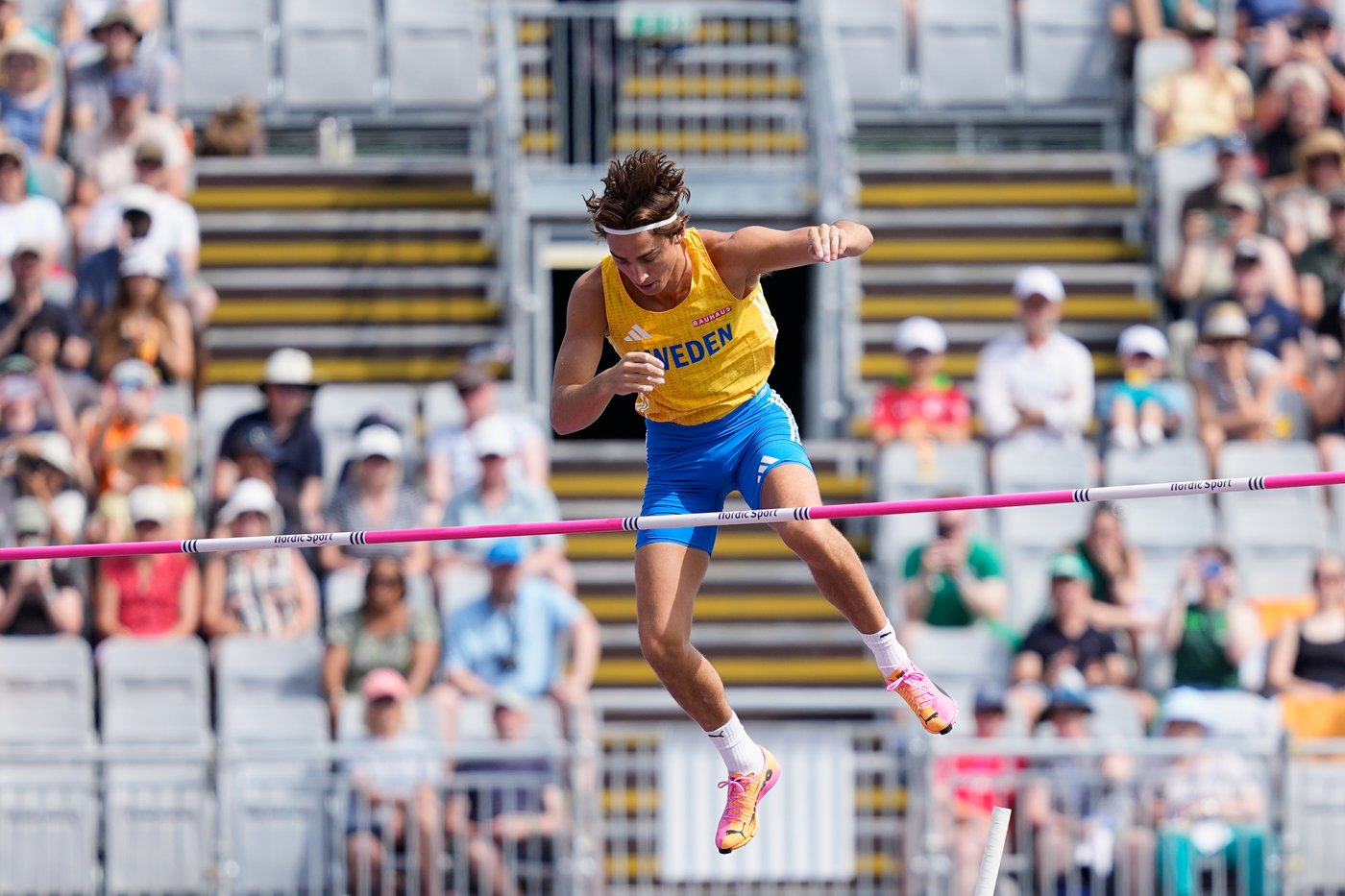 Werro holds off Hodgkinson to win 800m gold at the European championships | iNFOnews.ca