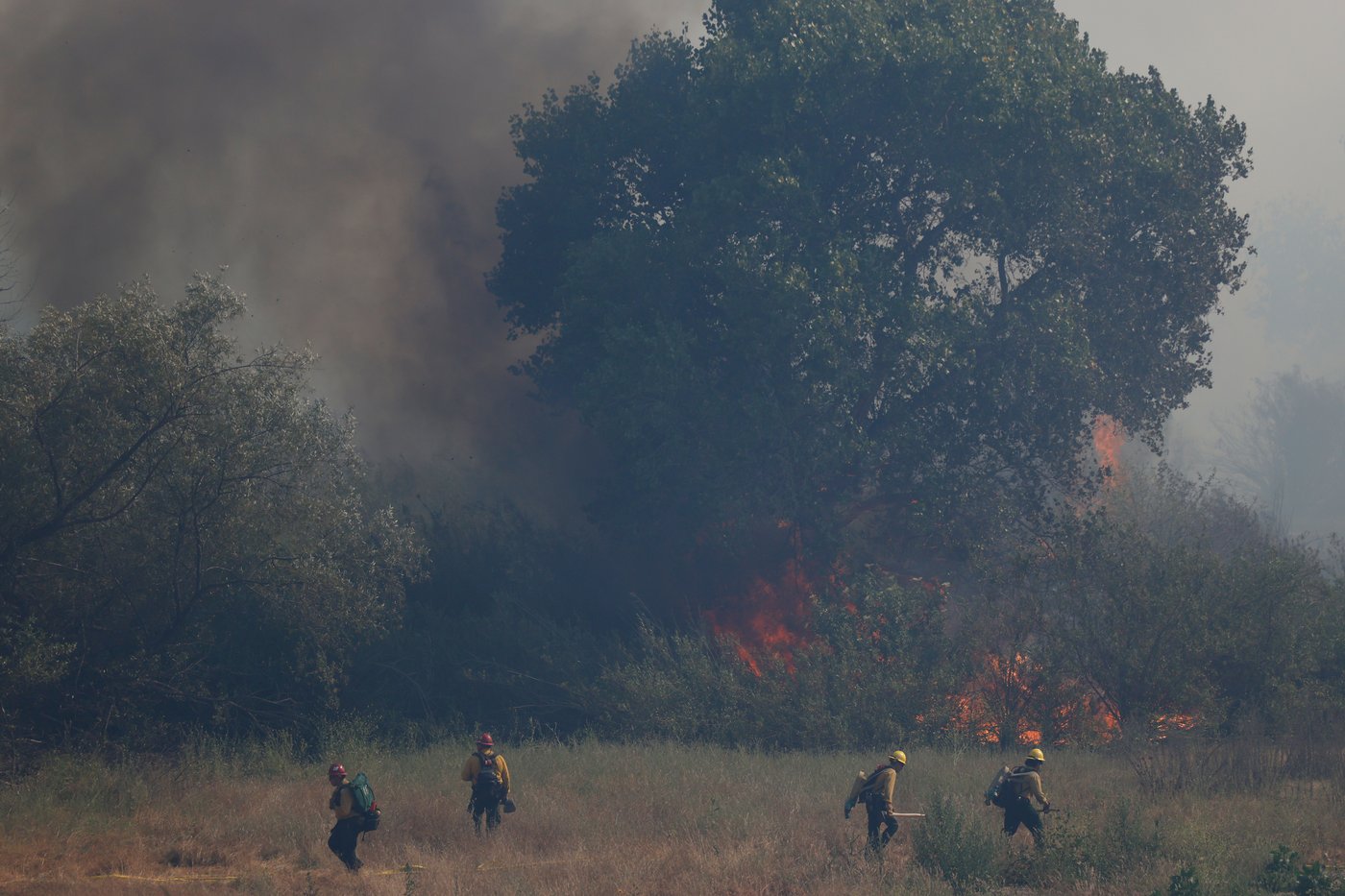 More than 17,000 under evacuation orders as Southern California wildfire threatens homes | iNhome