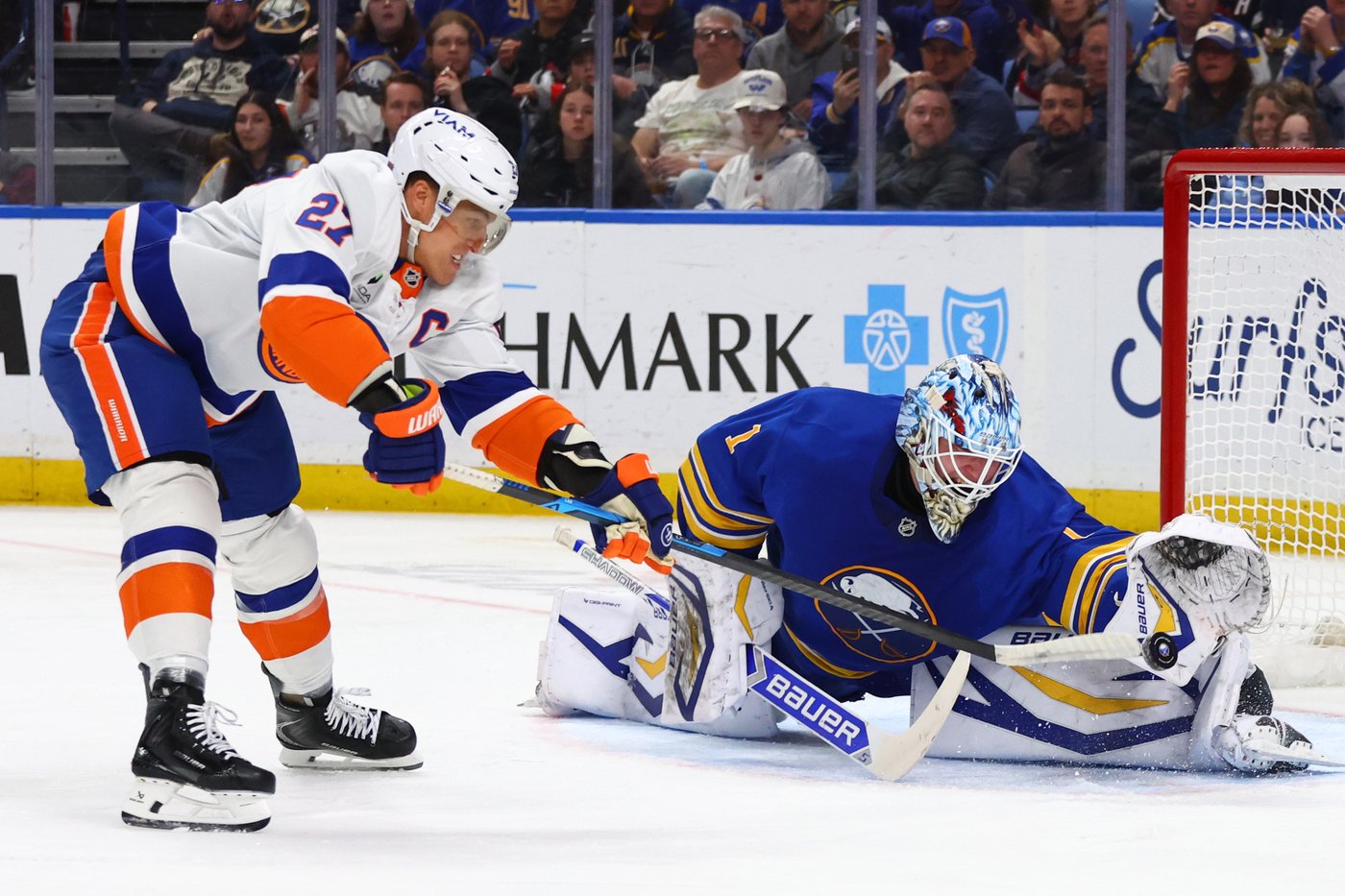 Byram's empty-netter stands as winner to lift Sabres past Islanders 4-3 | iNFOnews.ca Byram's empty-netter stands as winner to lift Sabres past Islanders 4-3 | iNFOnews.ca