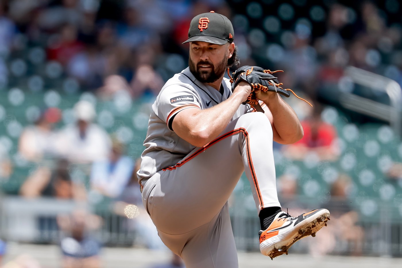 Ray dominant in relief as Giants complete 7-2 win over Braves in Game 1 of doubleheader | iNFOnews.ca