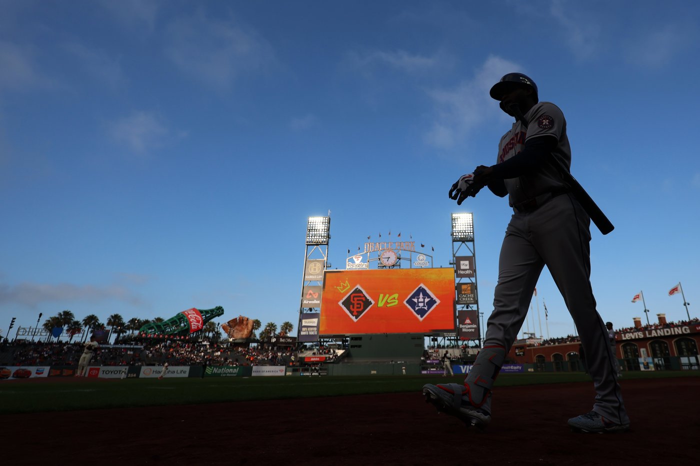 Jeremy Peña hits go-ahead single, Isaac Paredes 2-run double in 10th as Astros rally past Giants 6-3 | iNFOnews.ca
