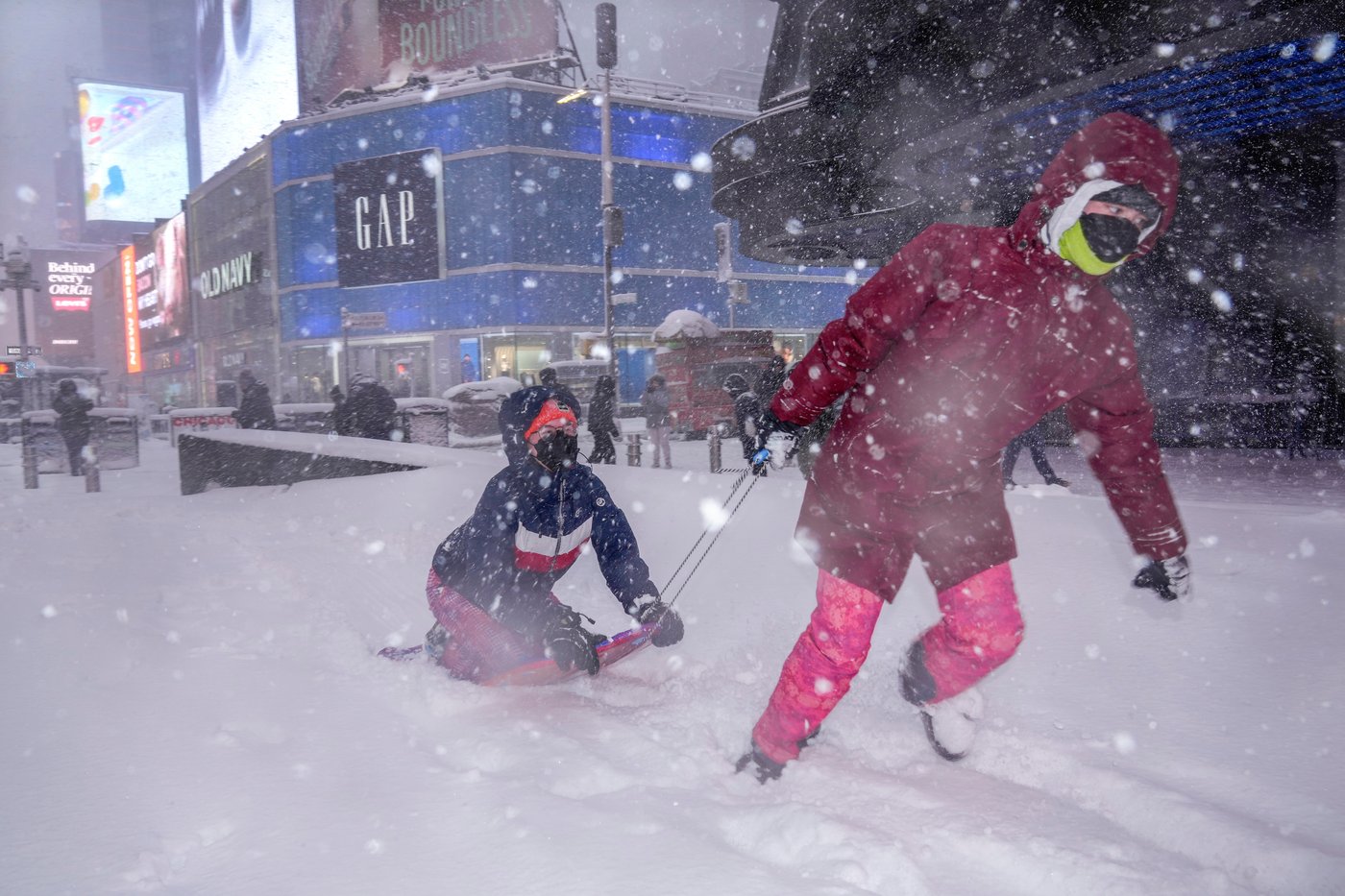 Photos of a massive snowstorm pummeling northeast US | iNFOnews.ca