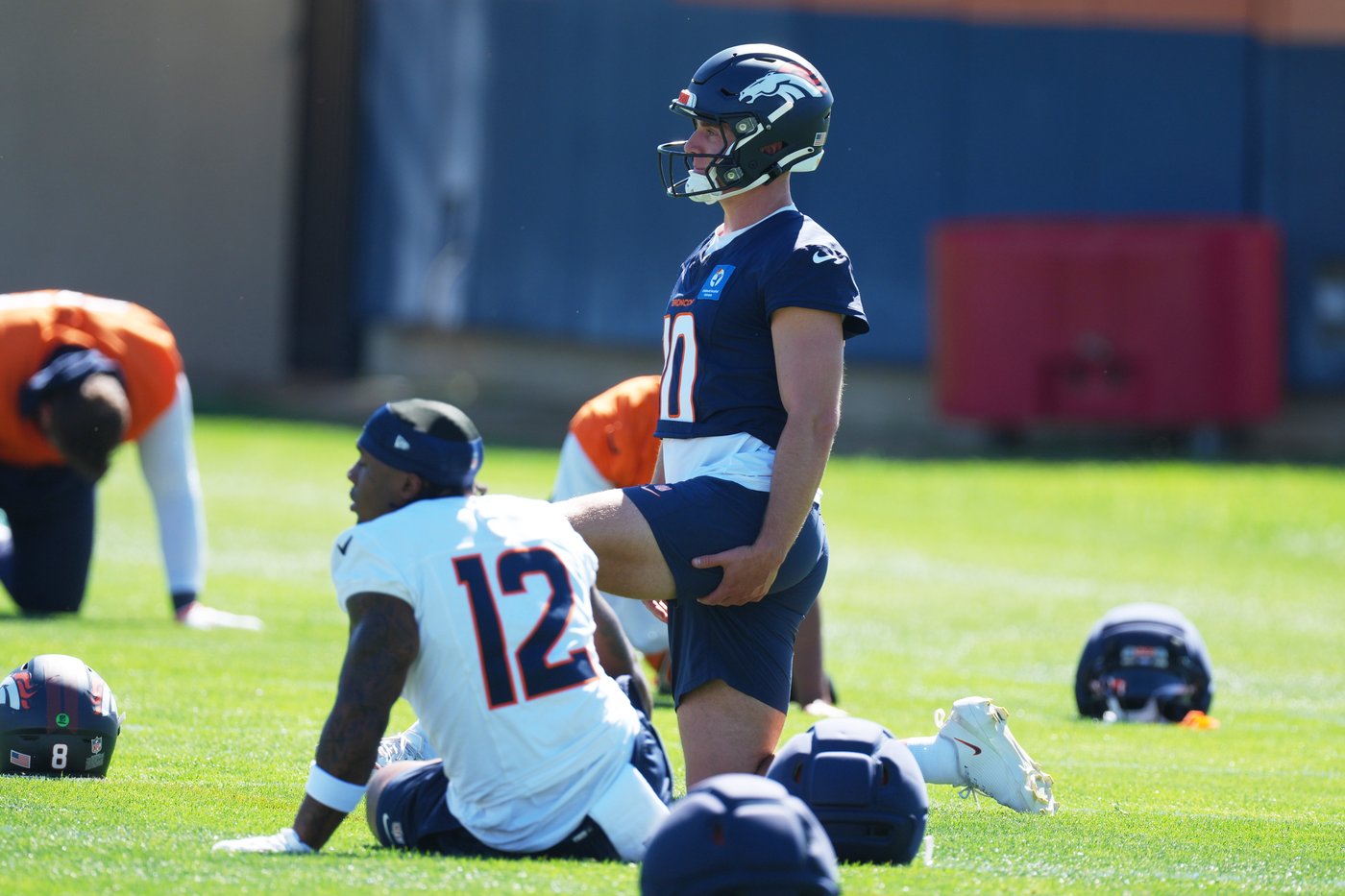 Bo Nix takes hits in a fiery Broncos practice as he nears return to game action | iNFOnews.ca Bo Nix takes hits in a fiery Broncos practice as he nears return to game action | iNFOnews.ca
