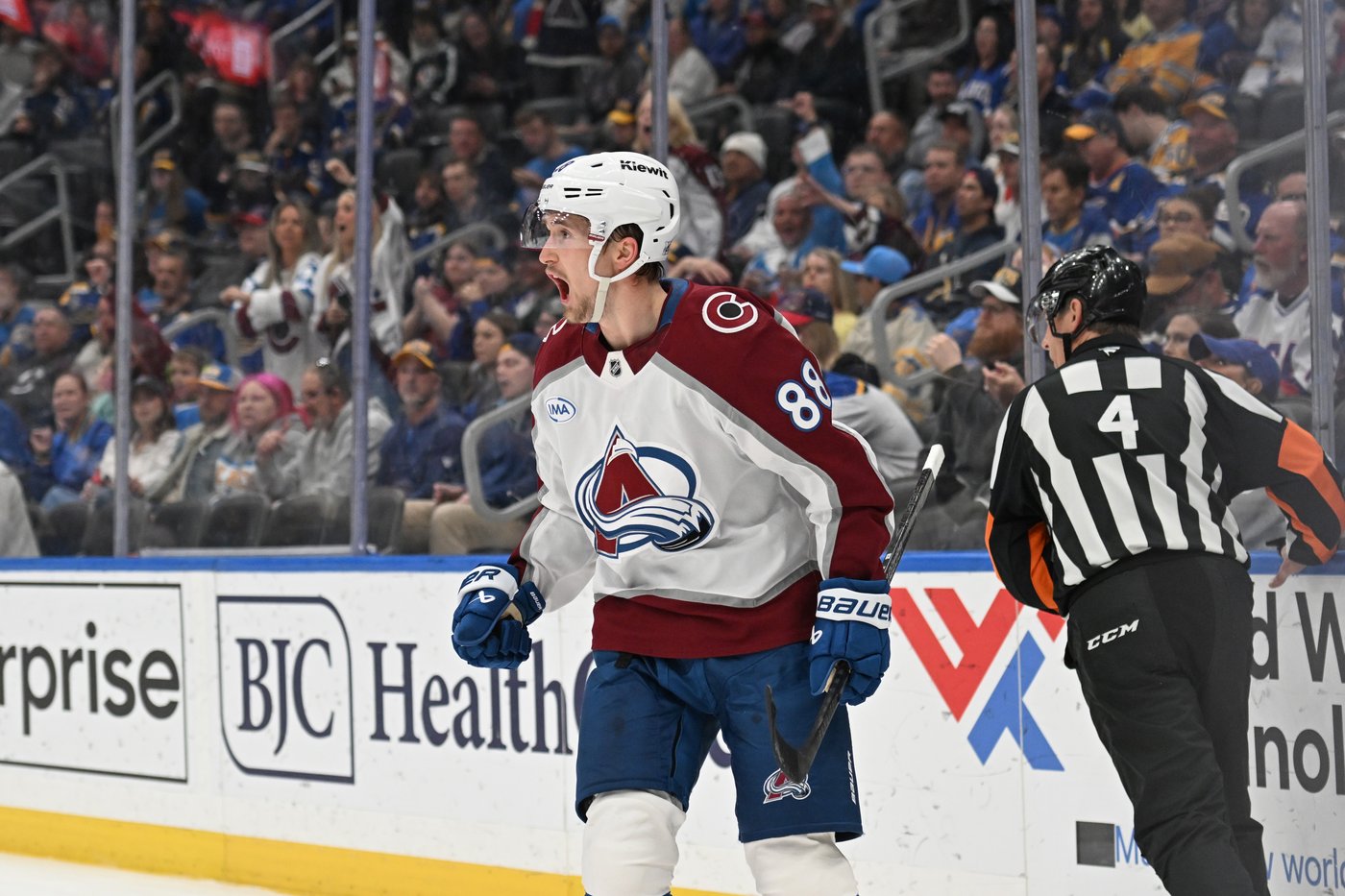 Avalanche clinch top spot in Western Conference and shift focus to bigger goals | iNFOnews.ca