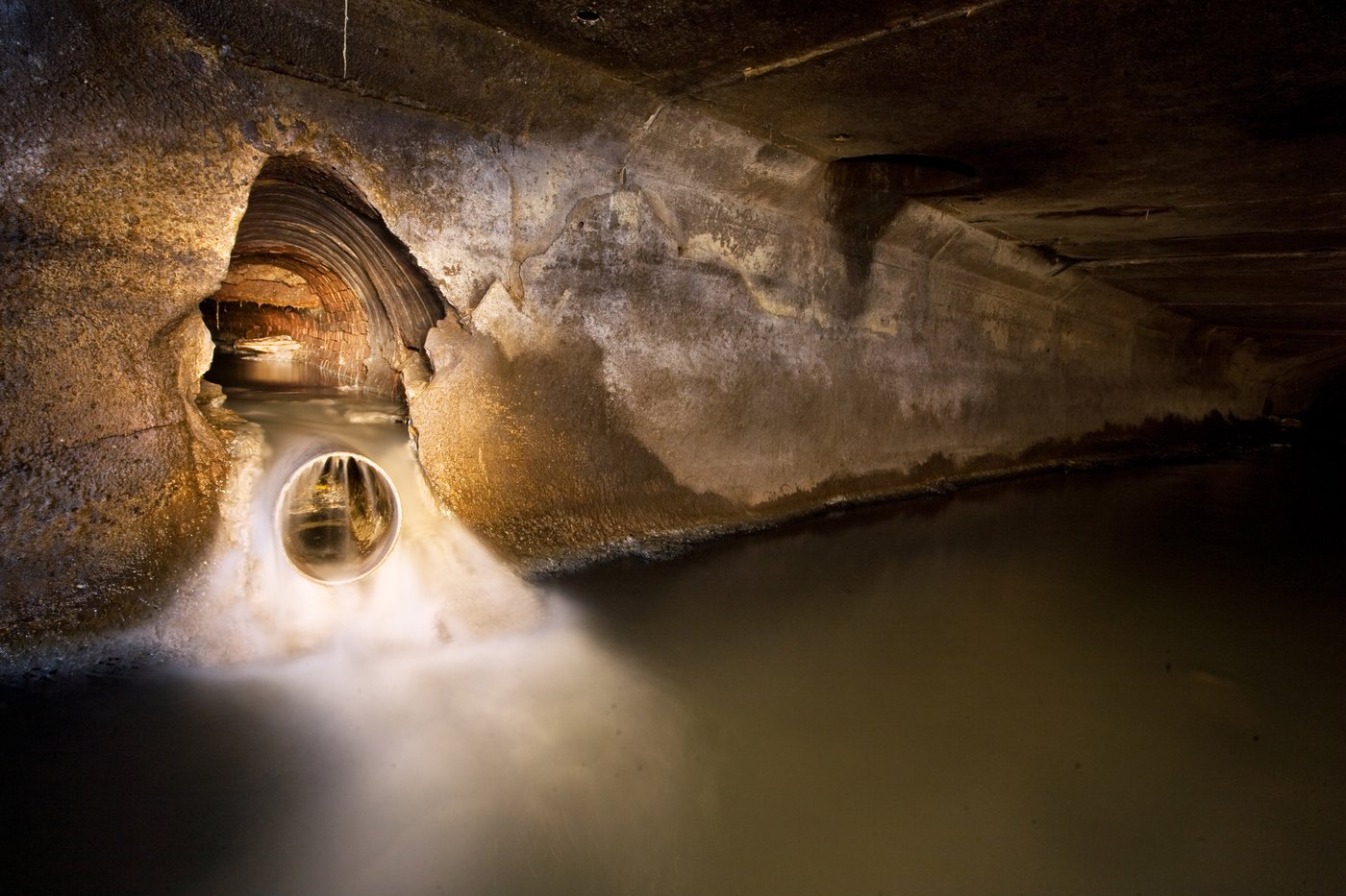 What it's like to go inside New York City's dank, dangerous, bug-filled sewers | iNFOnews.ca