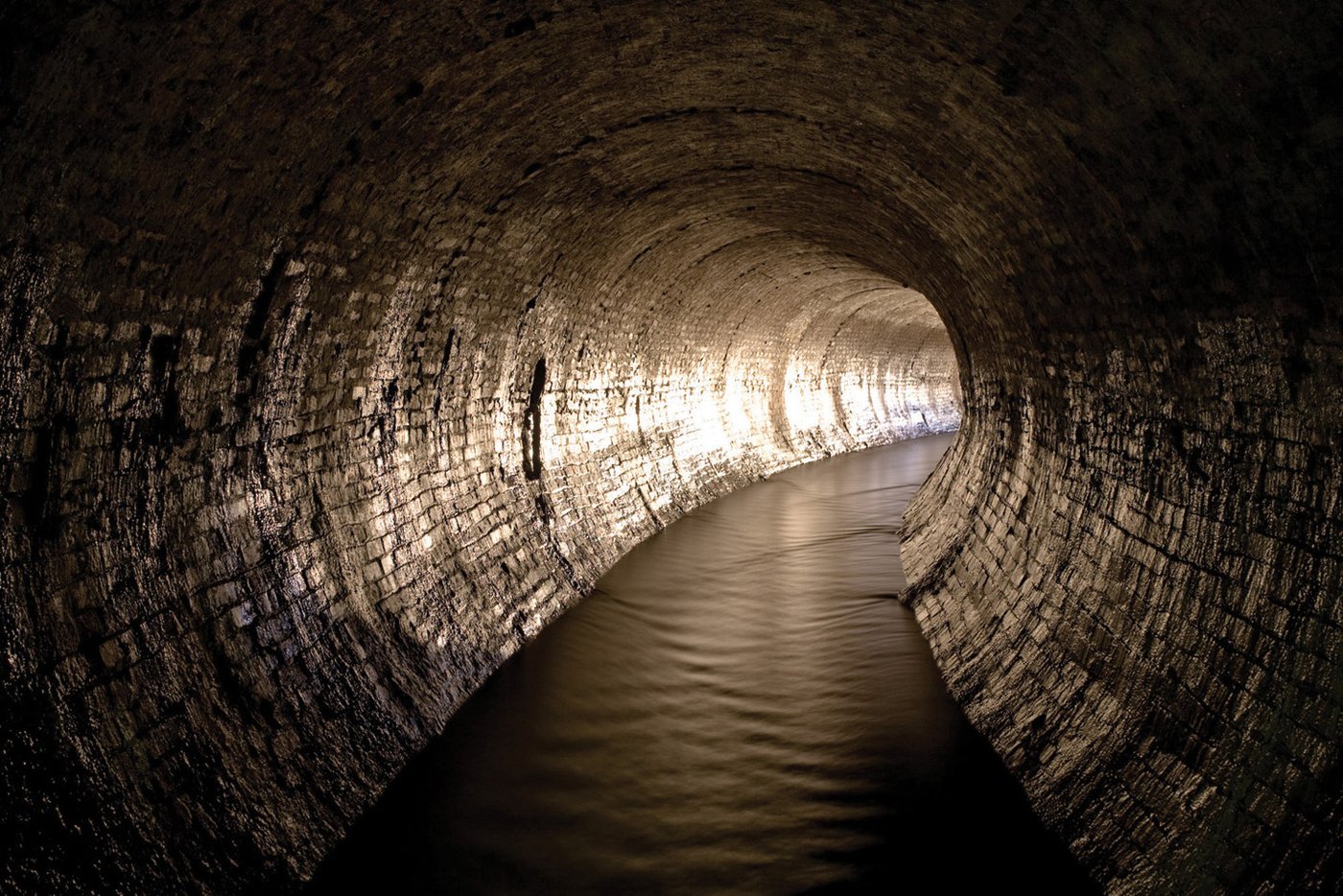 What it's like to go inside New York City's dank, dangerous, bug-filled sewers | iNFOnews.ca