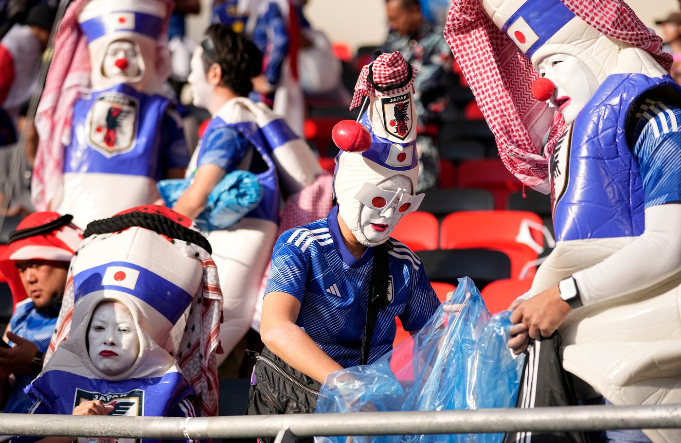 Why you may see Japanese soccer fans cleaning up the stadium after World Cup games | iNFOnews.ca