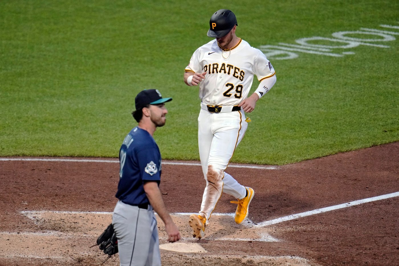 Ashcraft, Rodriguez, O'Hearn help Pirates rout AL West-leading Mariners 11-1 | iNFOnews.ca
