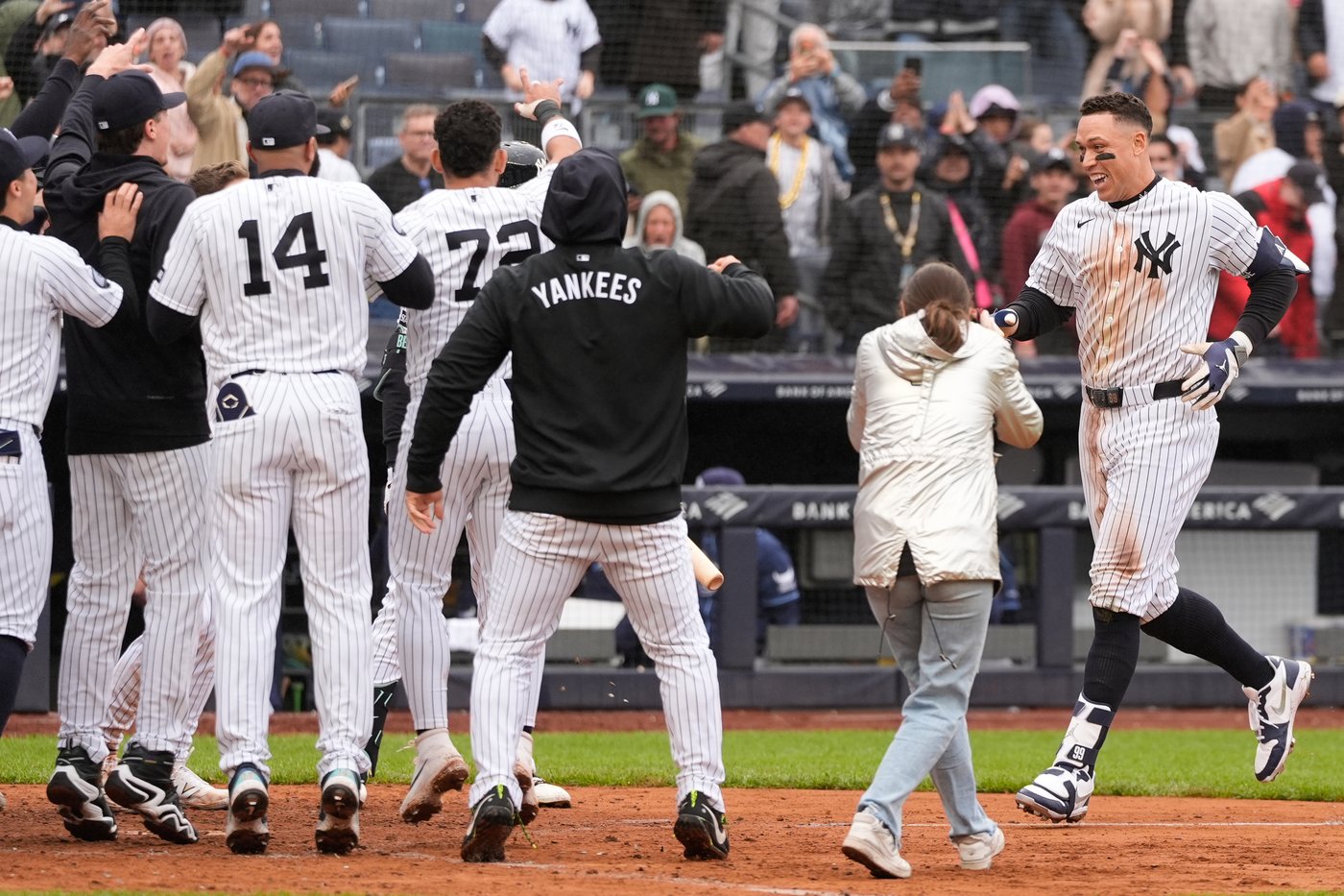 Aaron Judge stops 11-game homerless drought, 2-run walk-off homer in 9th lifts Yankees over Rays 2-0 | iNFOnews.ca Aaron Judge stops 11-game homerless drought, 2-run walk-off homer in 9th lifts Yankees over Rays 2-0 | iNFOnews.ca