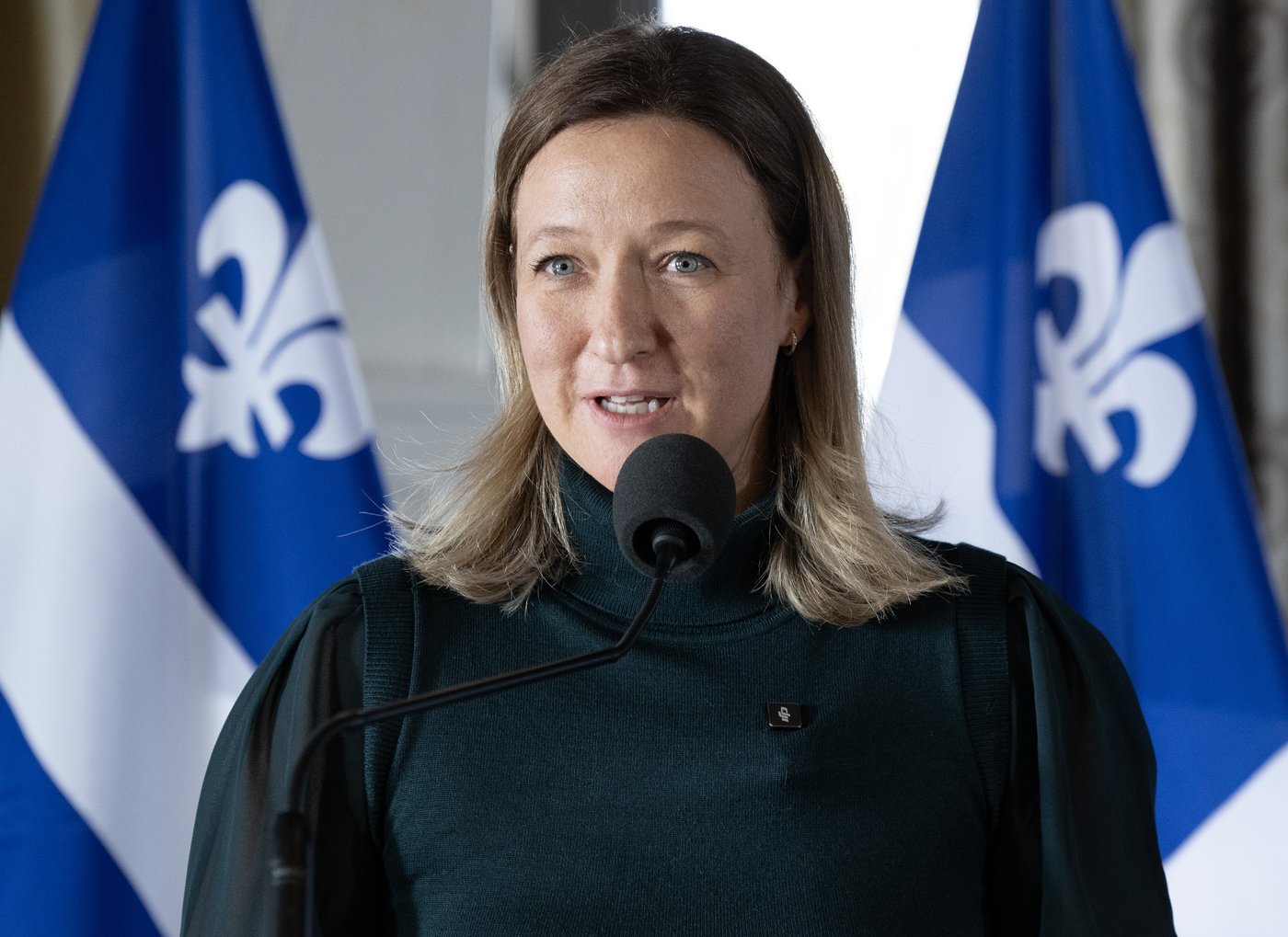 Quebec health minister to table bill to protect teens from energy drinks | iNFOnews.ca