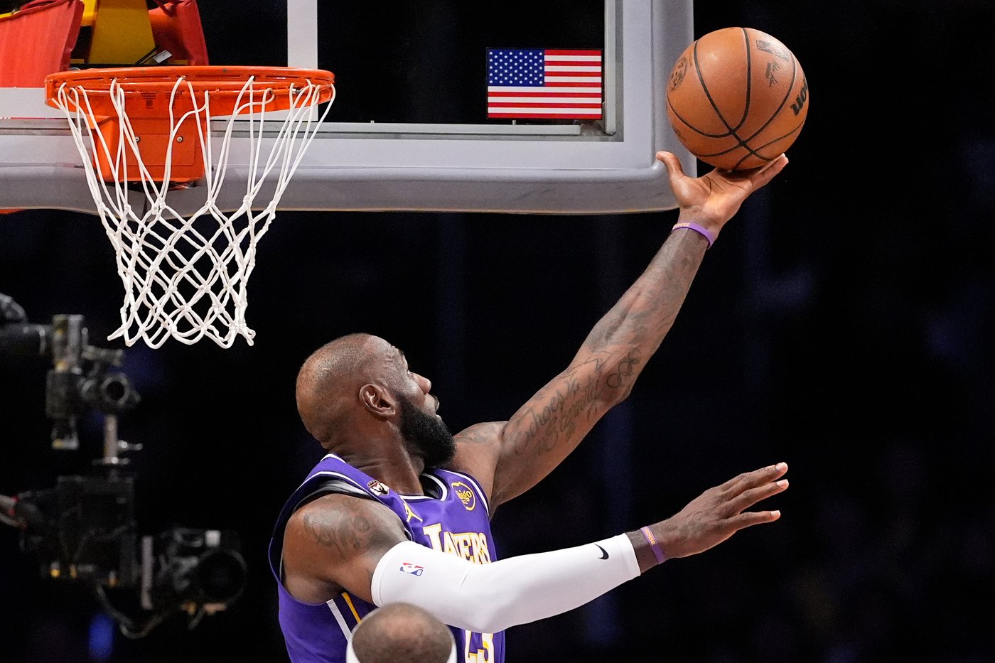 LeBron James becomes the oldest player to have a triple-double in NBA history | iNFOnews.ca LeBron James becomes the oldest player to have a triple-double in NBA history | iNFOnews.ca