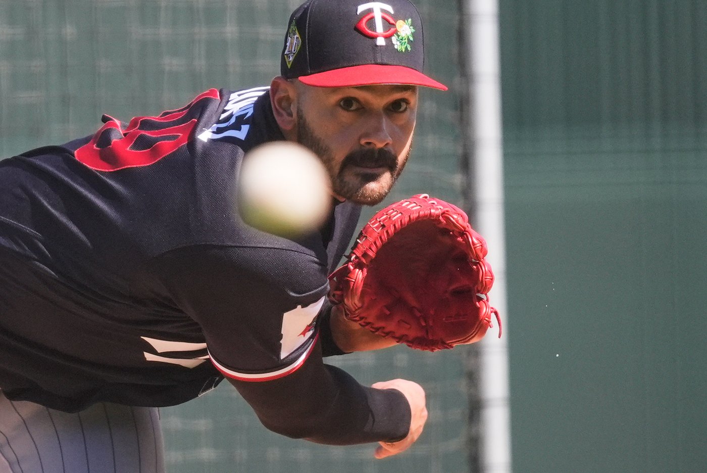 Twins starter Pablo López ends bullpen session early after experiencing elbow soreness | iNFOnews.ca