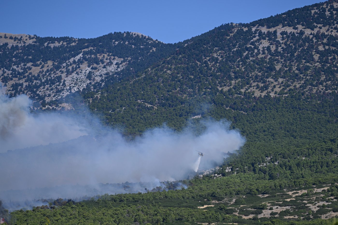 From Athens to Bordeaux, Europe’s wildfire emergency rages on | iNFOnews.ca From Athens to Bordeaux, Europe’s wildfire emergency rages on | iNFOnews.ca