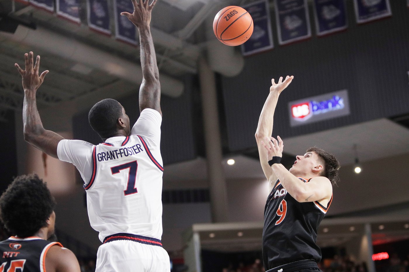 Graham Ike scores 20 points to help No. 11 Gonzaga beat Pacific 71-62 | iNFOnews.ca