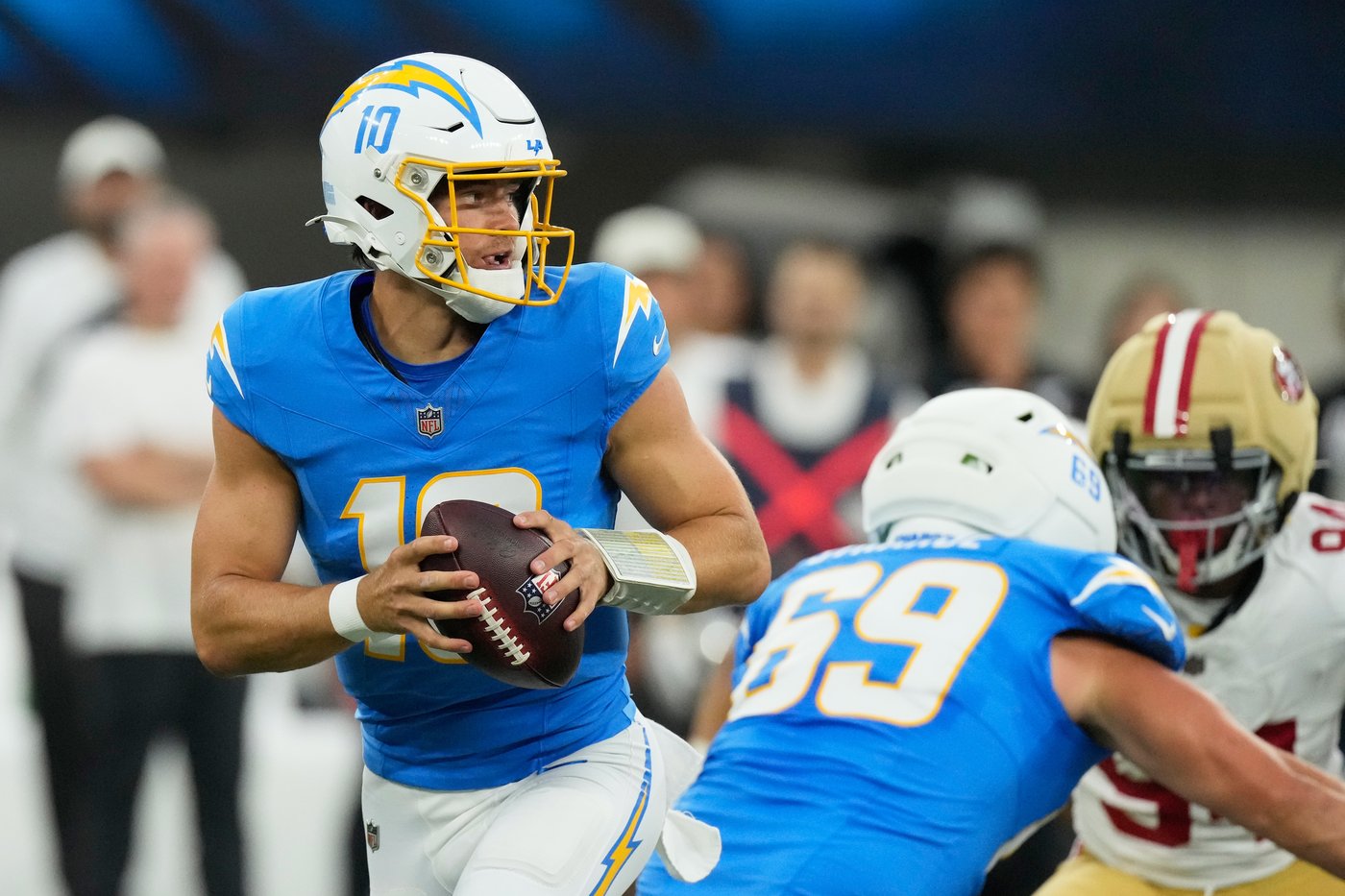 Cowing returns punt for TD to spark the 49ers in 41-17 preseason win over the Chargers | iNFOnews.ca Cowing returns punt for TD to spark the 49ers in 41-17 preseason win over the Chargers | iNFOnews.ca