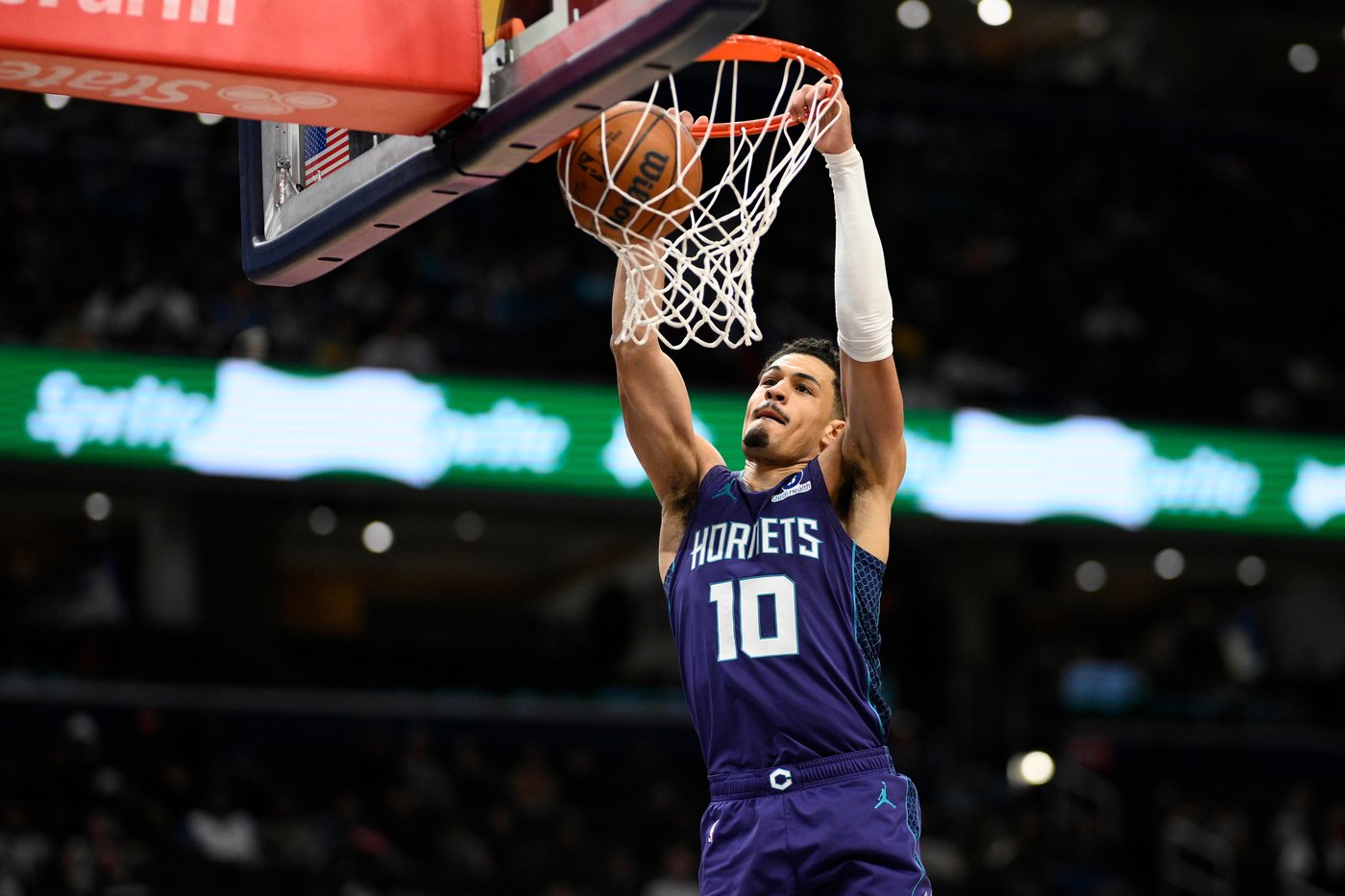 LaMelo Ball hits career-high 10 3s, scores 37 points to help Hornets rout Wizards | iNFOnews.ca