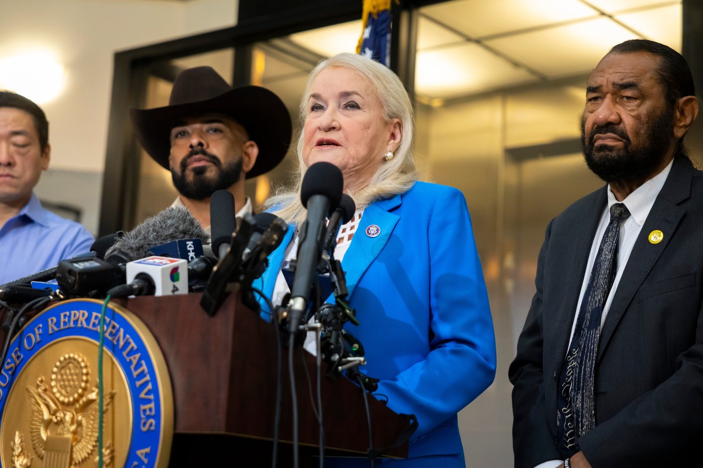 DHS was granted $20M for body cameras. ICE agents in fatal Houston shooting had none | iNFOnews.ca DHS was granted $20M for body cameras. ICE agents in fatal Houston shooting had none | iNFOnews.ca