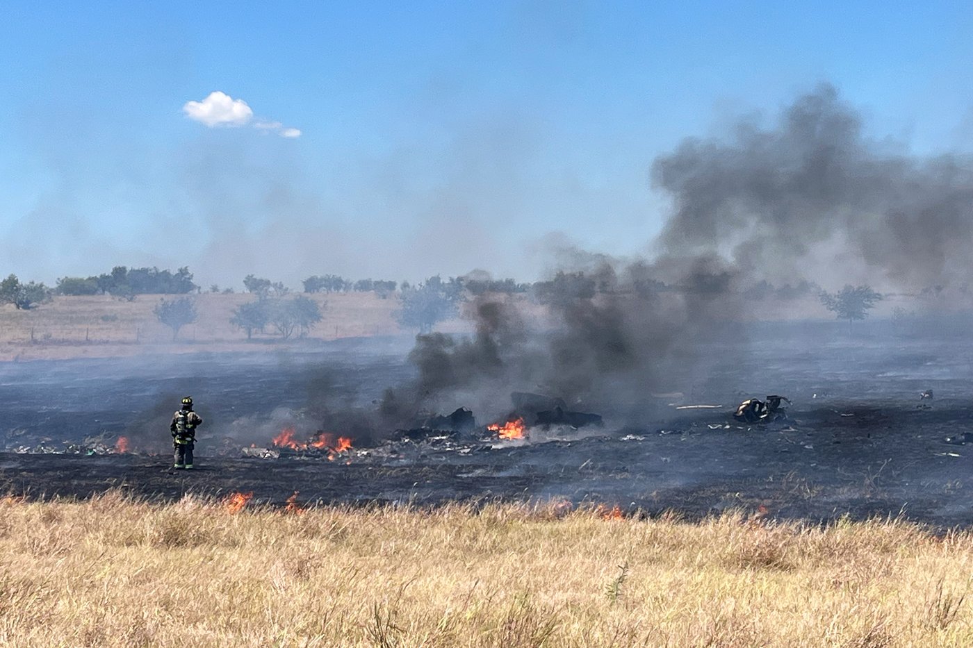 Army temporarily halts Apache helicopter training missions after Texas crash that killed 2 | iNFOnews.ca