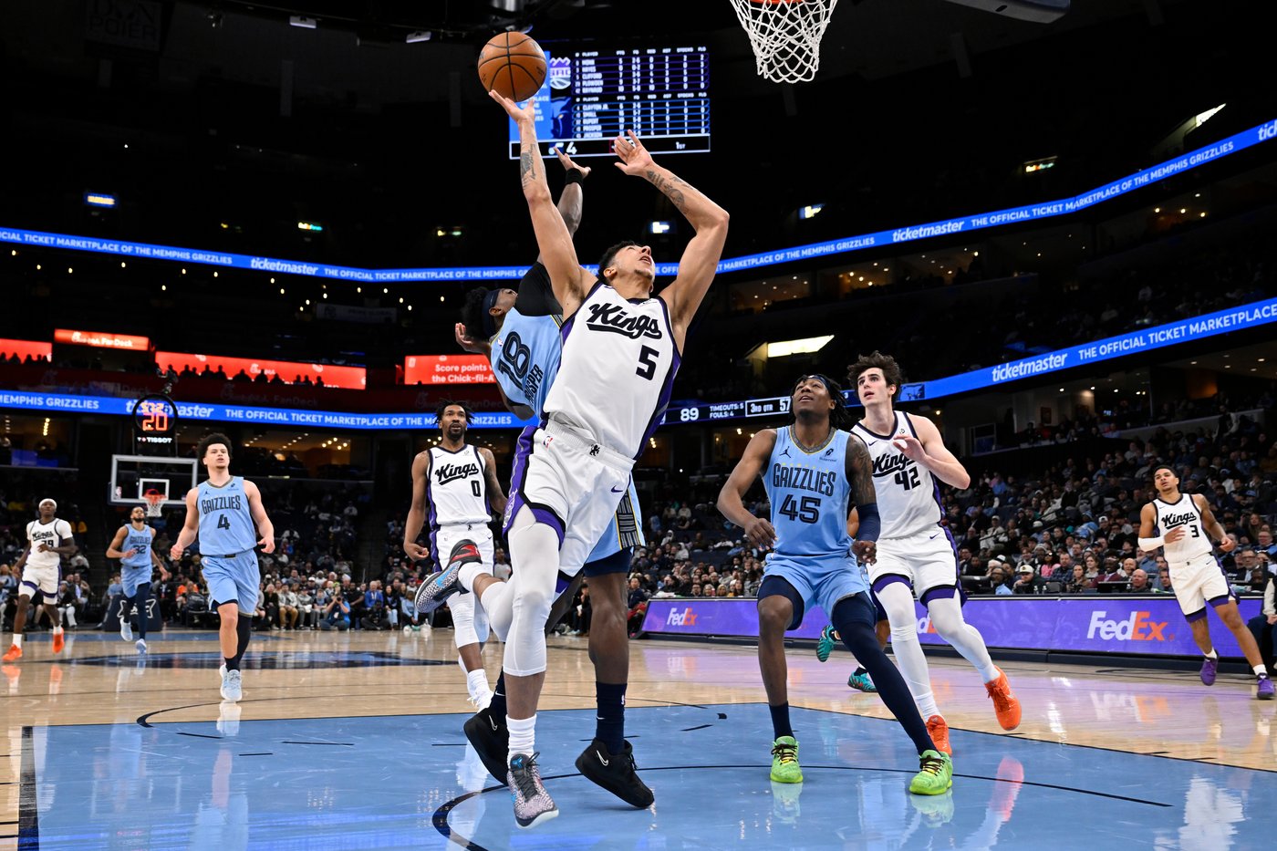 Kings stop franchise-worst 16-game skid with first road win since December | iNFOnews.ca