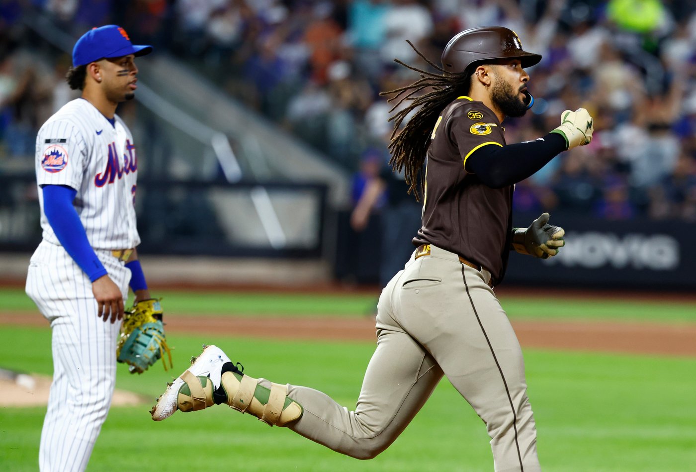 Fernando Tatis Jr. robs a grand slam and hits 2 homers in Padres' 5-2 win over Mets | iNFOnews.ca Fernando Tatis Jr. robs a grand slam and hits 2 homers in Padres' 5-2 win over Mets | iNFOnews.ca
