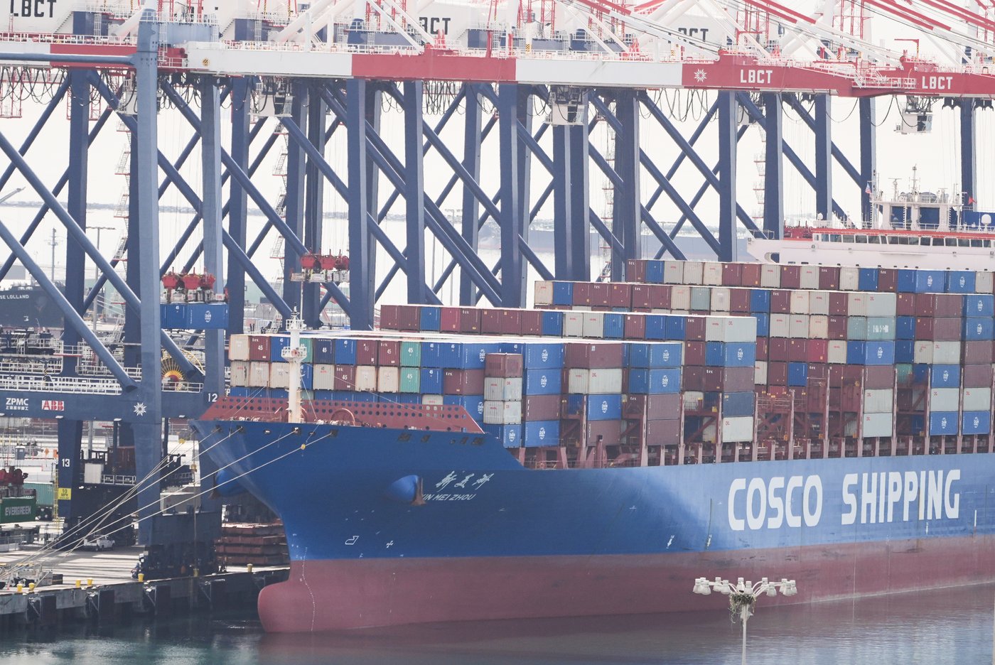 Trump says he'll raise tariffs to 15 percent after Supreme Court ruling | iNFOnews.ca