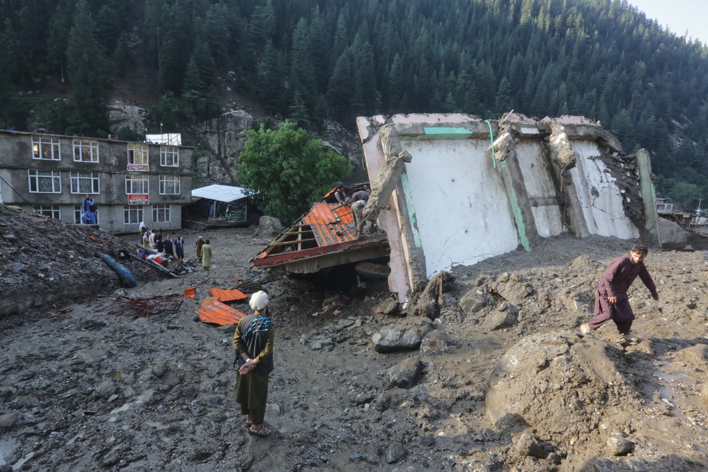 Rescuers in Afghanistan search for scores missing after floods kill at least 23 | iNFOnews.ca