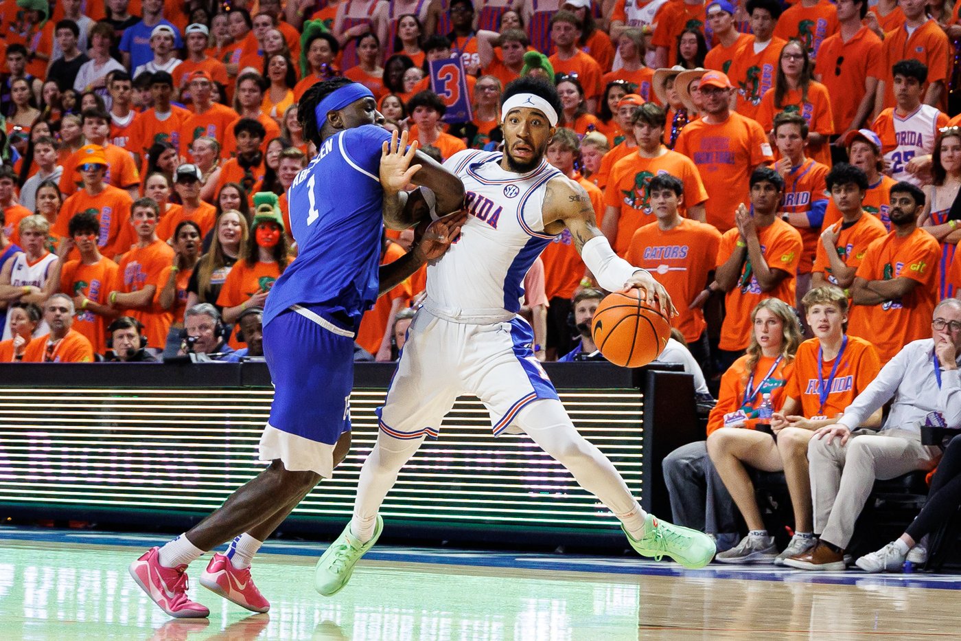 Kentucky guard Denzel Aberdeen gets dubbed 'Gator traitor' during his return game to Florida | iNFOnews.ca