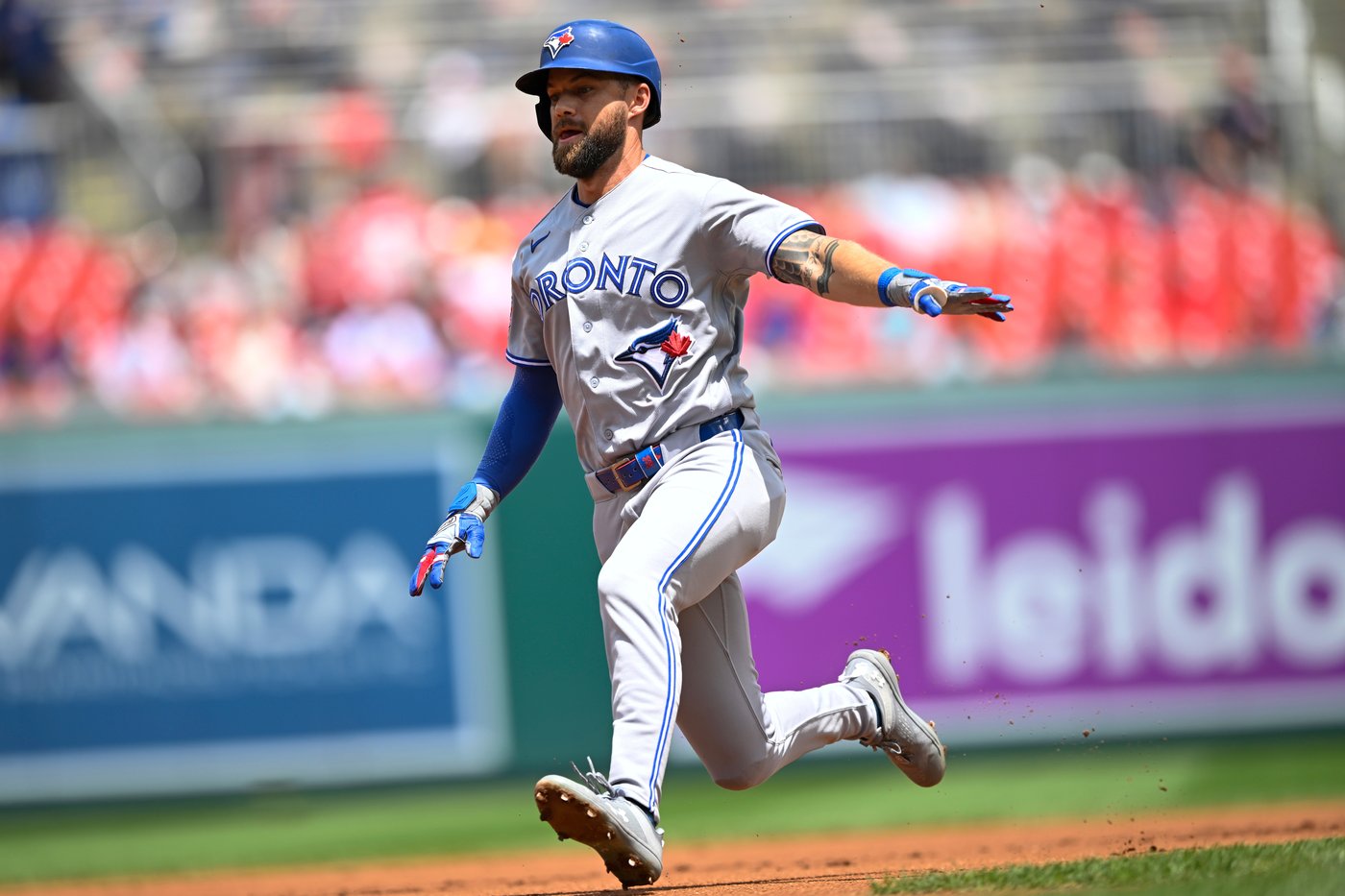 Yesavage throws 6 2/3 innings, Okamoto has three hits in Blue Jays' 5-2 win over Nationals | iNFOnews.ca