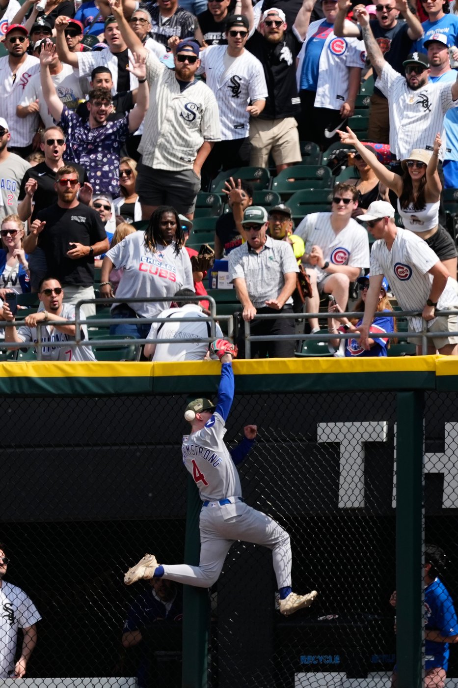 Cubs' Pete Crow-Armstrong apologizes for the words he used during a heated exchange with a fan | iNFOnews.ca