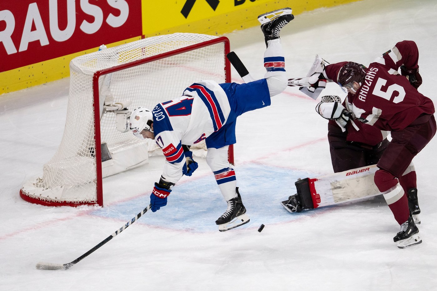 Latvia stuns the US 4-2 at ice hockey world championship | iNFOnews.ca