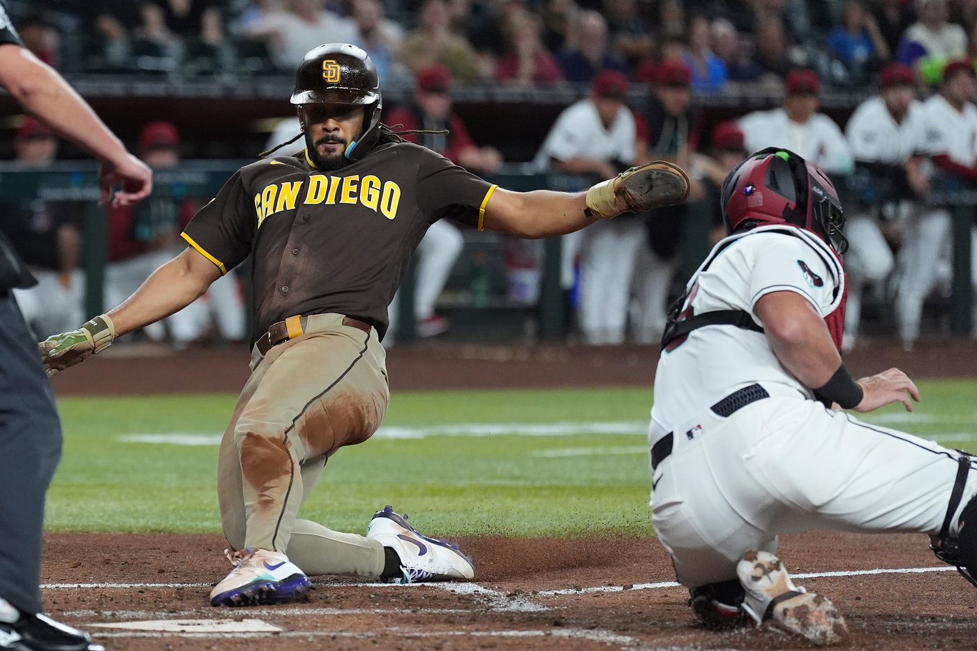 Manny Machado has four RBIs, Padres beat D-backs 9-4 to gain ground in NL wild card race | iNFOnews.ca Manny Machado has four RBIs, Padres beat D-backs 9-4 to gain ground in NL wild card race | iNFOnews.ca