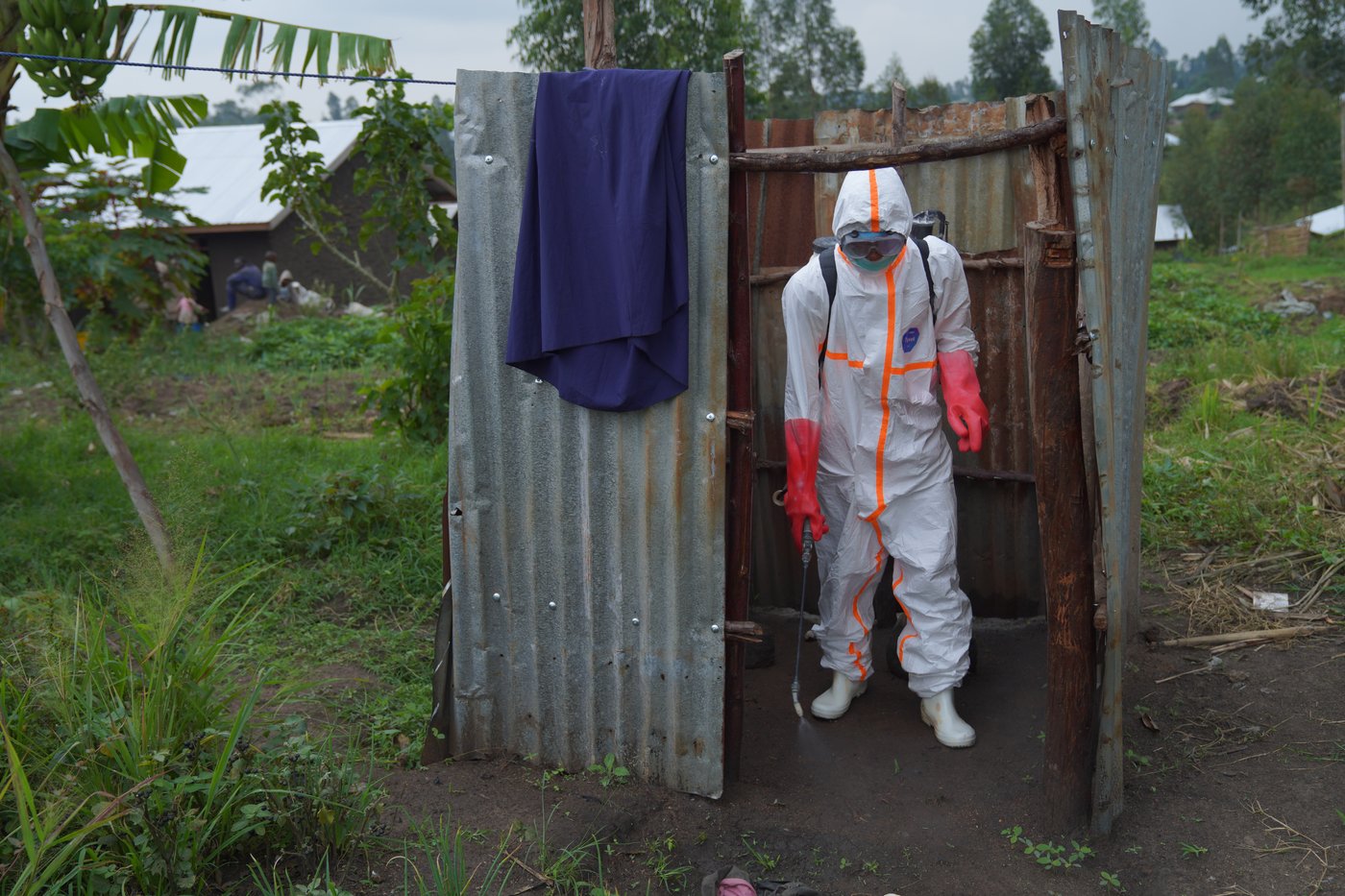 One man works to slow the fastest-growing Ebola outbreak in history, and he's doing it unpaid | iNFOnews.ca One man works to slow the fastest-growing Ebola outbreak in history, and he's doing it unpaid | iNFOnews.ca