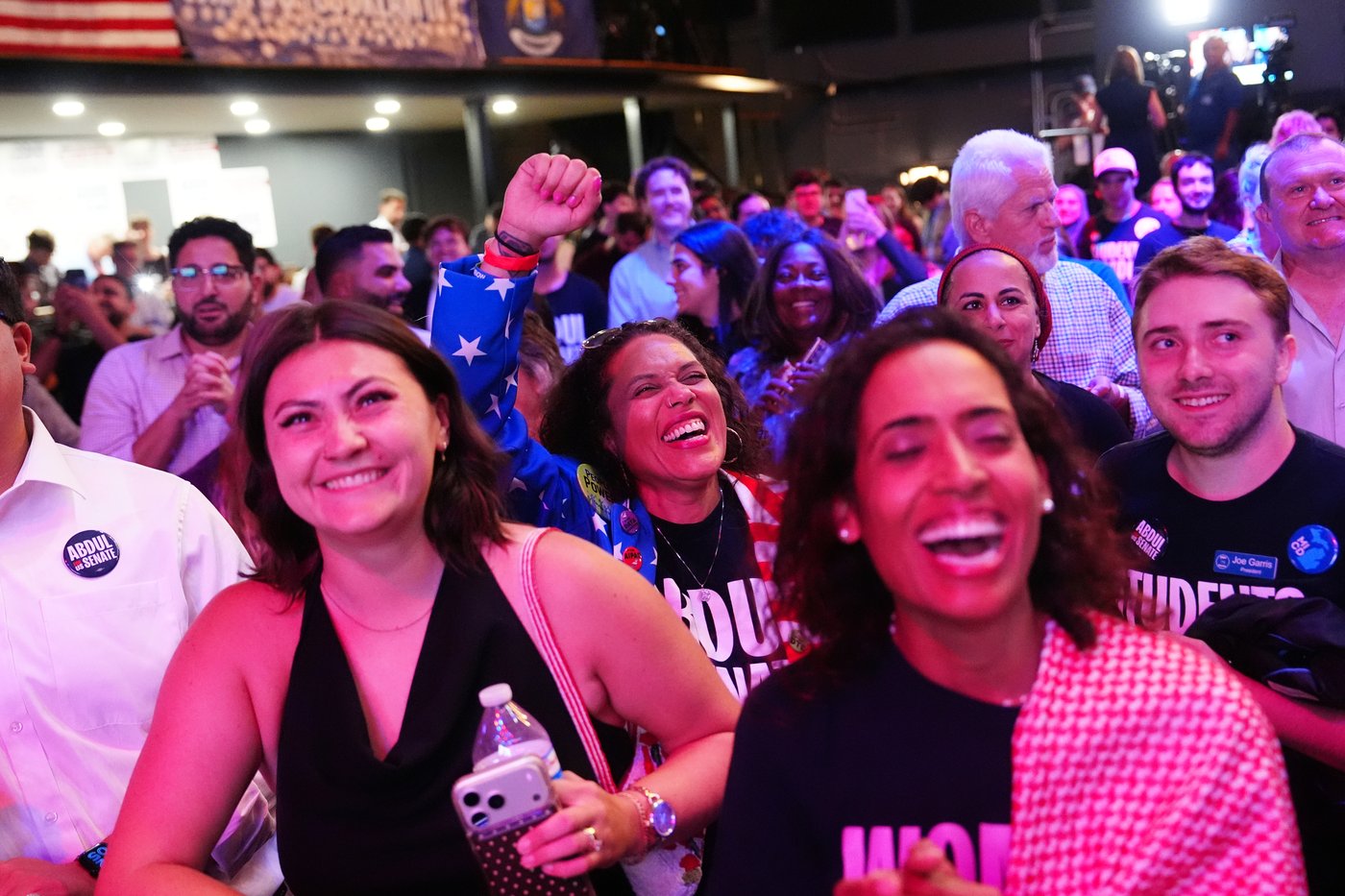 Michigan Democrats choose between 2 visions to seek a US Senate seat, in photos | iNFOnews.ca