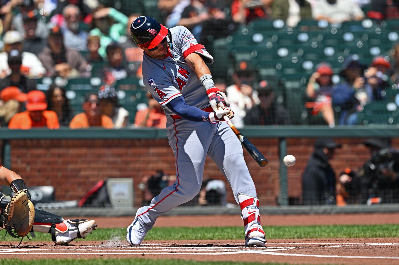 Trout's 1st 4-hit game since the 2021 season powers the Angels to a 4-3 win over the Giants | iNFOnews.ca