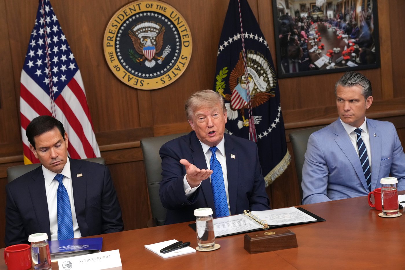 Trump hails a 'unique' Cabinet meeting at Camp David as he seizes on Spain's migration crisis | iNFOnews.ca