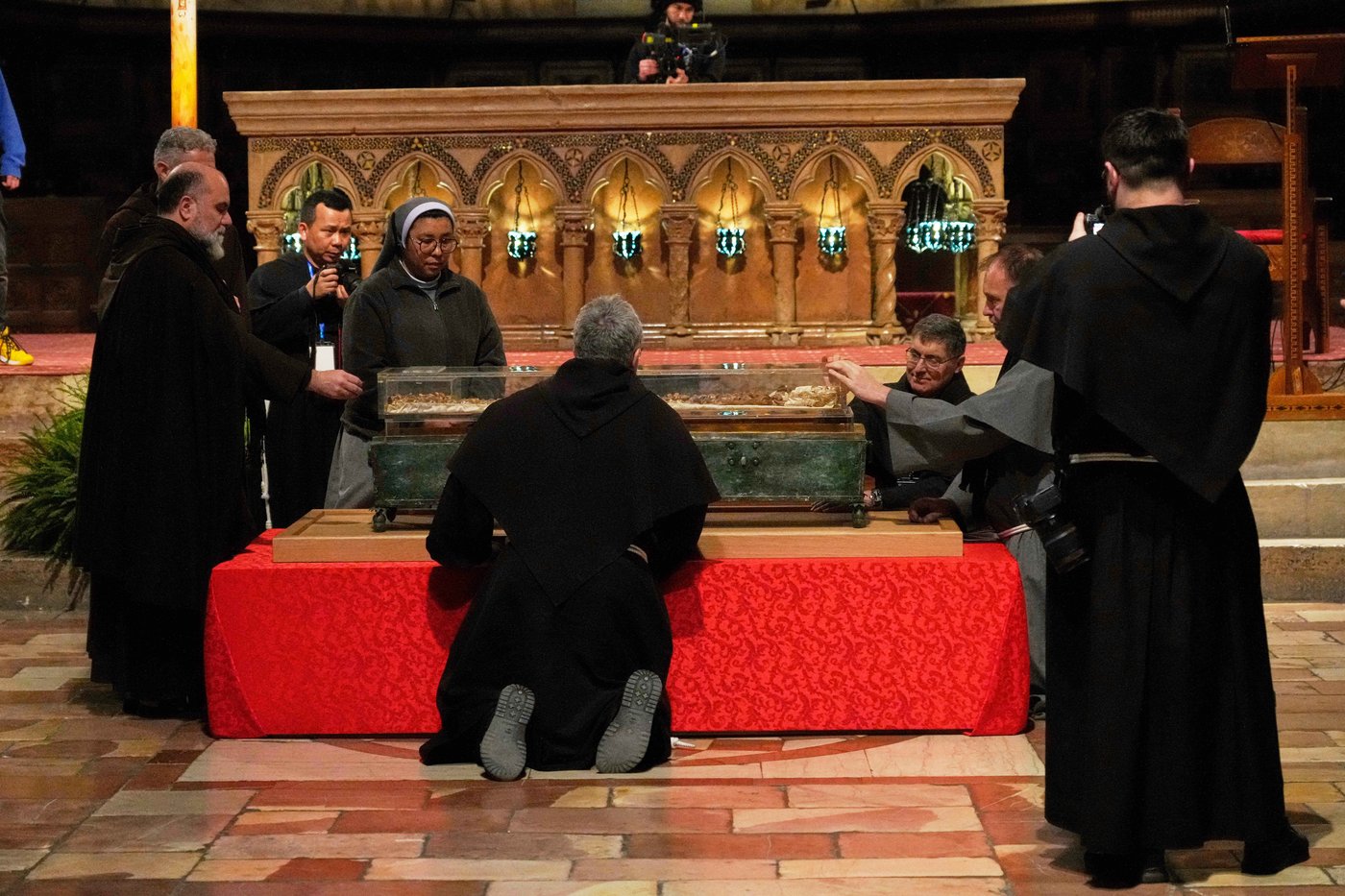 The bones of St. Francis are going on public display, a mixed blessing for Assisi | iNFOnews.ca
