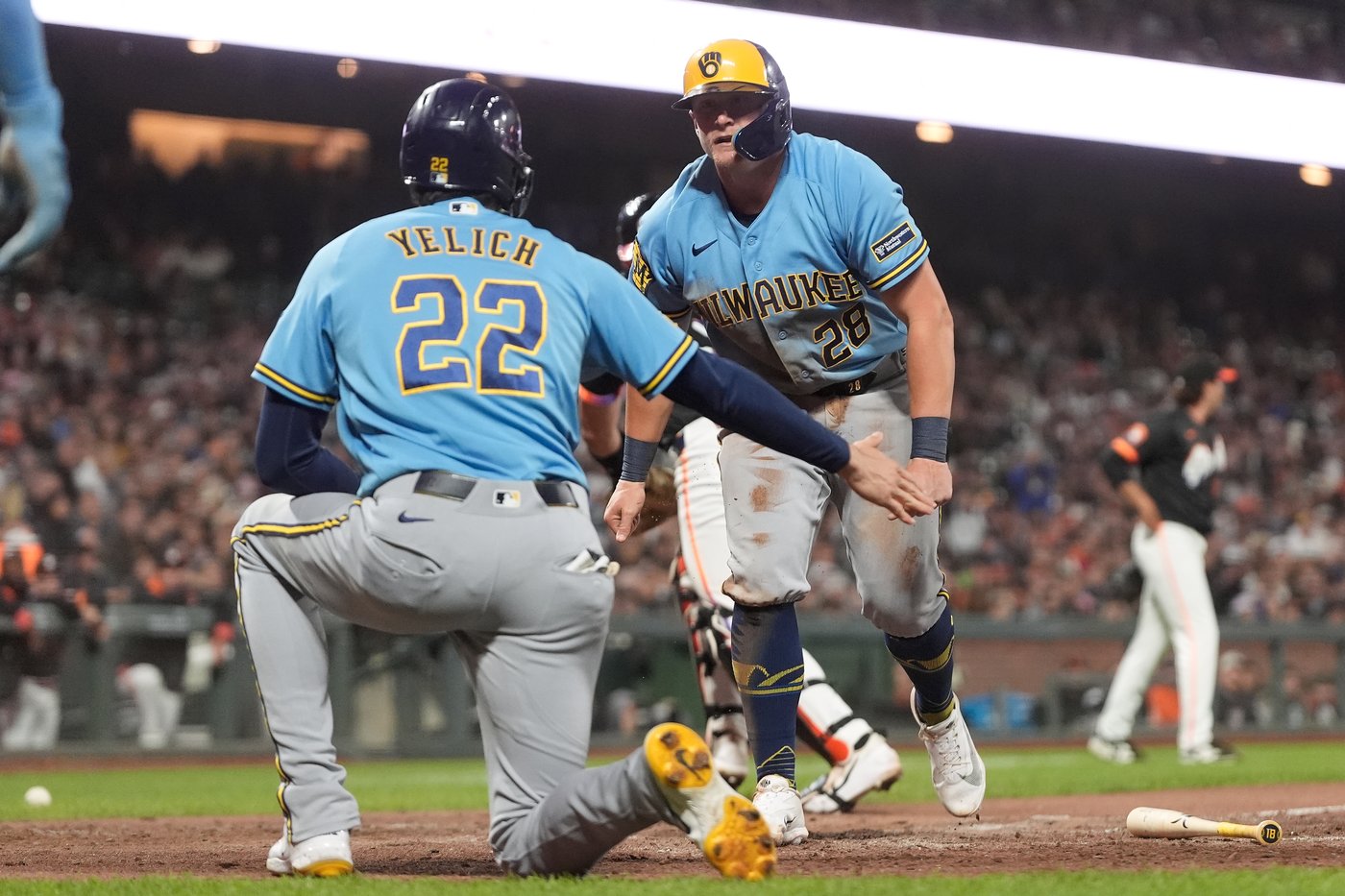 Brice Turang paces Brewers offense in 8-2 win over Giants | iNFOnews.ca